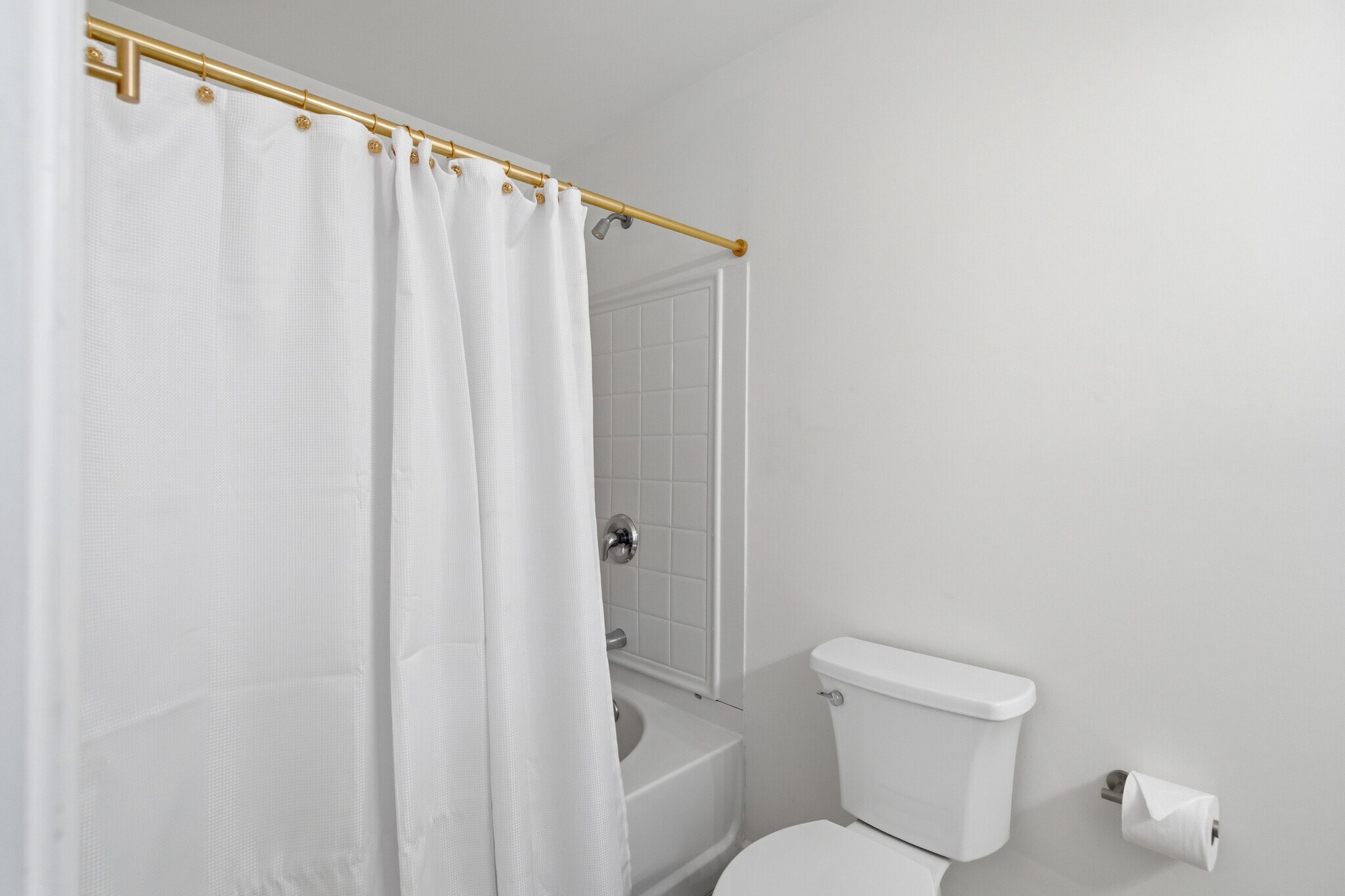 Master bathroom - 1225 Liberty Pky NW
