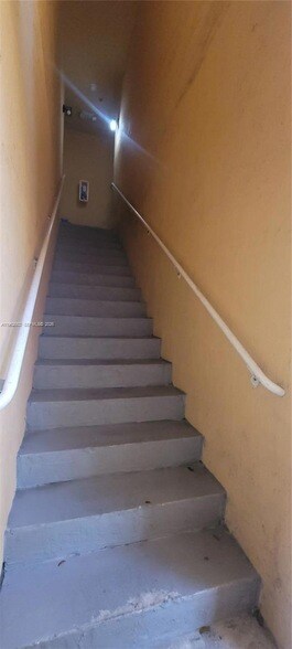 Building Photo - 50 E 21st St