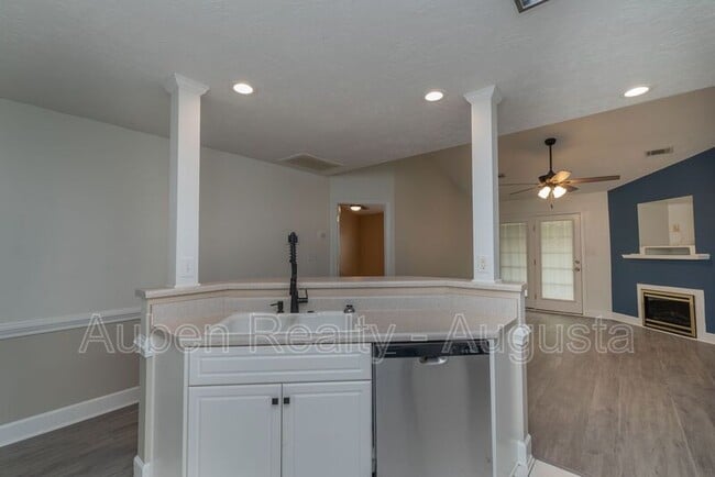 Building Photo - 312 Caldwell Cir