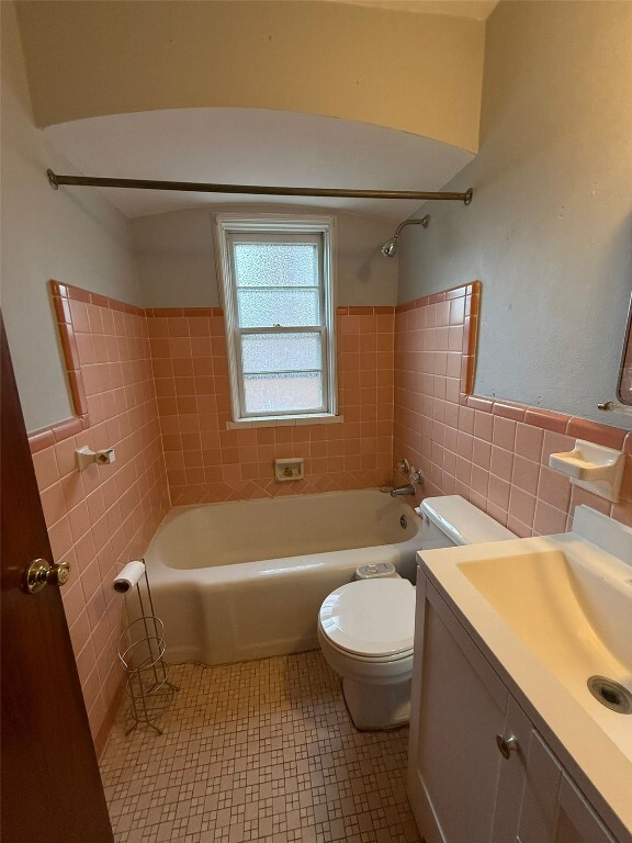 Building Photo - 7660 Horatio Dr