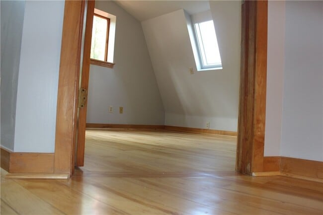 Building Photo - 480 Lansingville Rd