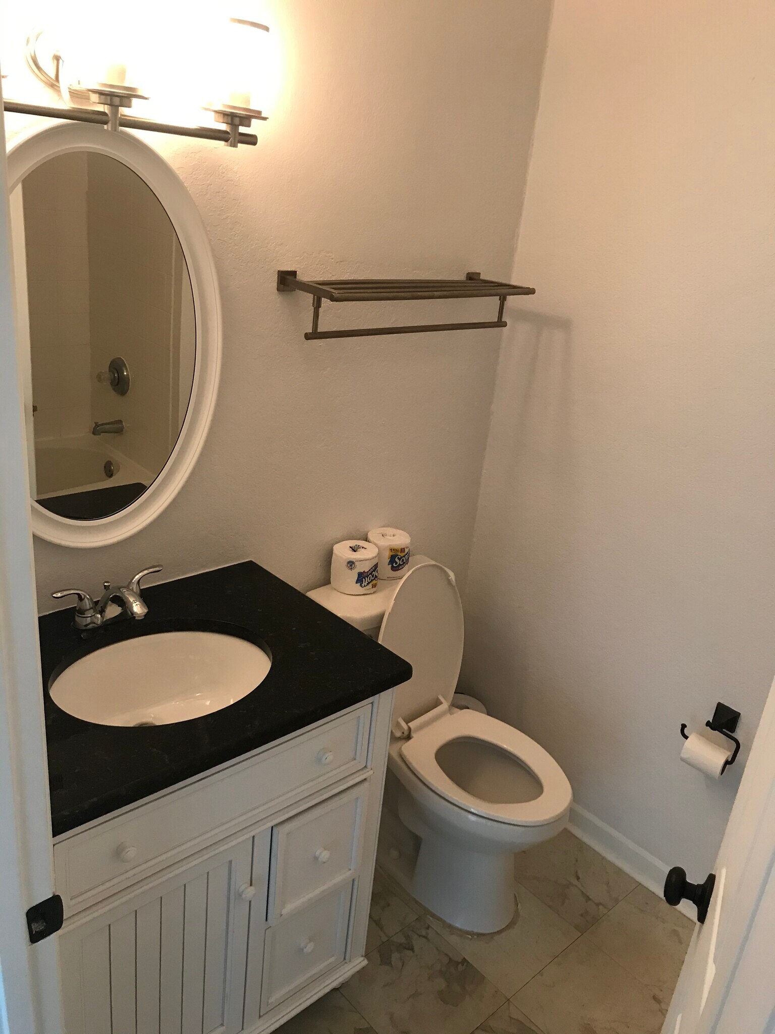 Building Photo - 8301 Elm Park Dr