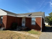 Building Photo - 1 bed duplex close to all things Norman! New paint, carpet and flooring!