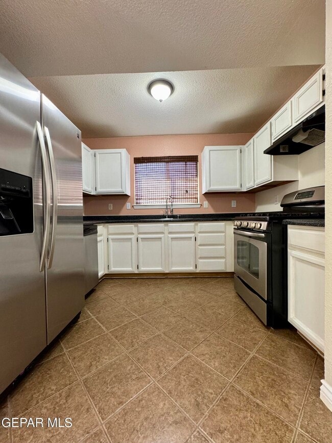 Building Photo - 12270 Tierra Bella Dr