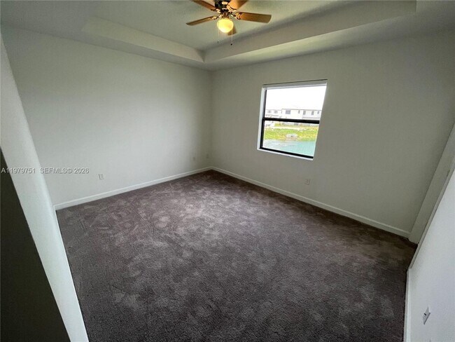 Building Photo - 9960 SW 228th Ln