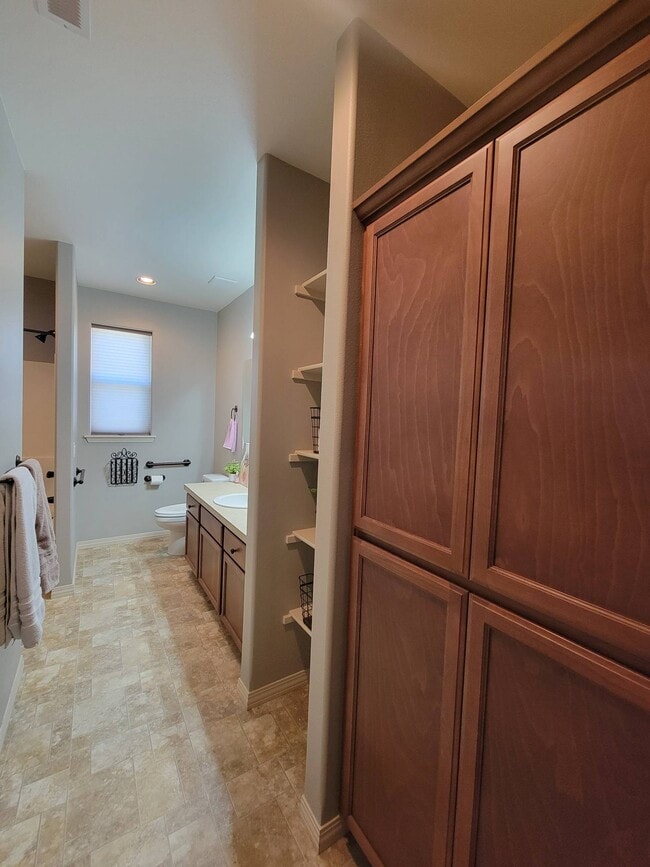 Building Photo - 2460 Bramasole Dr Way