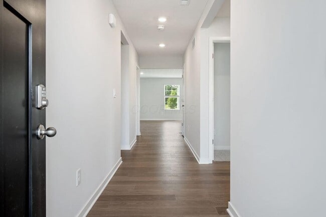 Building Photo - 414 Emily Dr
