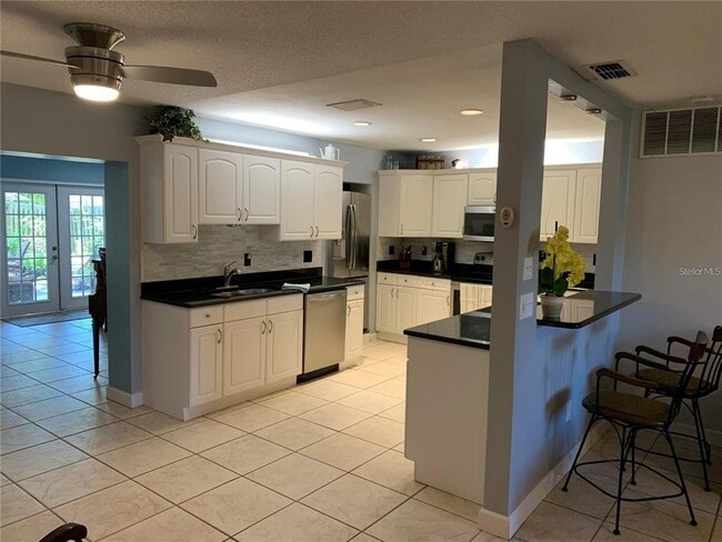 Building Photo - 6331 Gulfport Blvd S