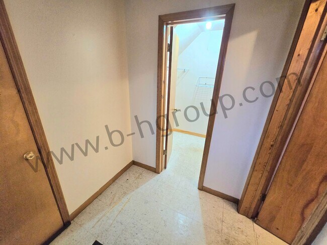 Building Photo - 5412 41st Ave