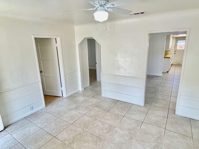 Building Photo - 5769 Eugene St