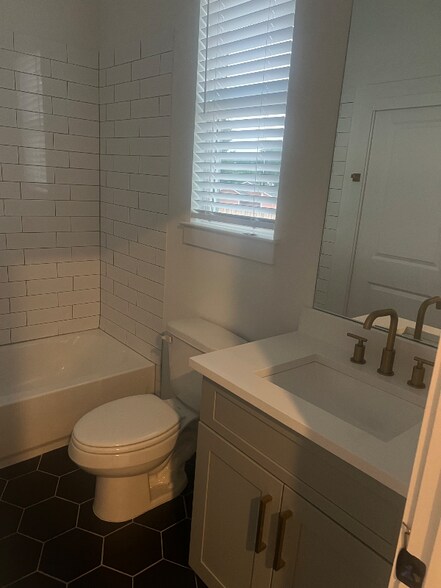 Building Photo - 3238 Frying Pan Ln