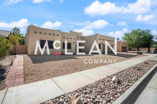 Building Photo - 3 Bed & 3 Bath Home with Private Pool & Spa
