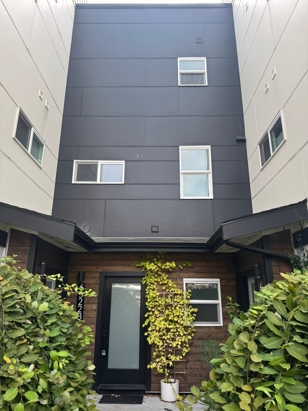 Primary Photo - 6522 24th Ave NW