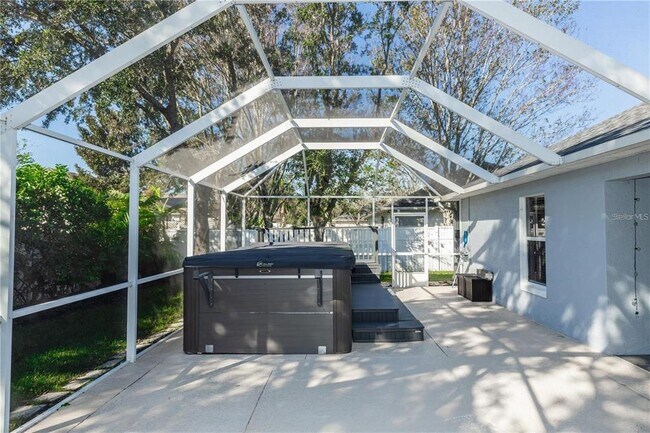 Building Photo - 12 Peruvian Ln