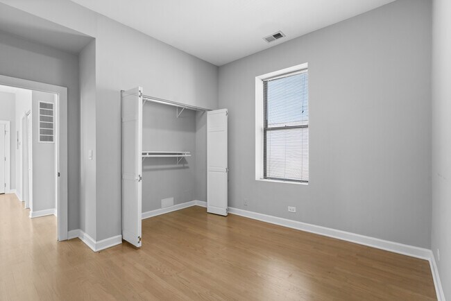 Building Photo - 948 N Washtenaw Ave