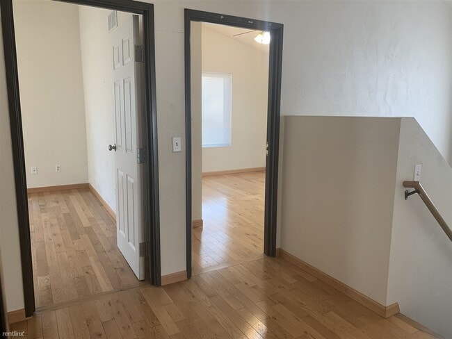 Building Photo - 1324 Knollwood Ave