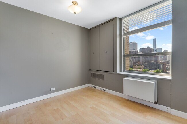 Building Photo - 1355 N Sandburg Terrace