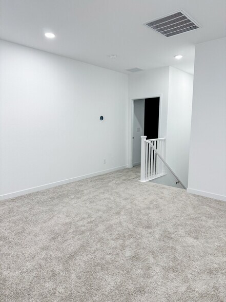 Building Photo - 885 Dunkirk River Ct