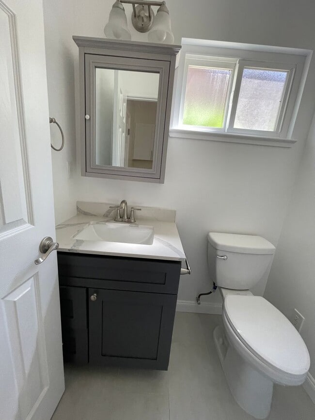 Building Photo - Newly Renovated 4 Bedroom Home with Views