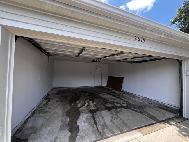 Building Photo - 6840 Mikayla Ln