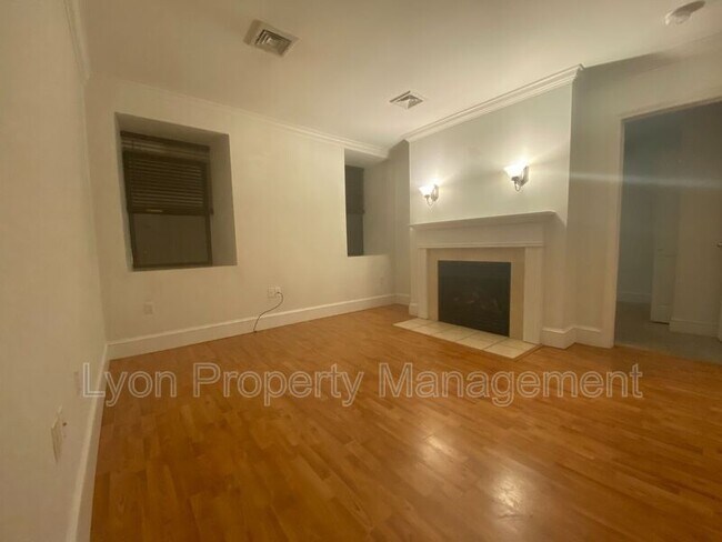 Building Photo - 426 Mt Hope St