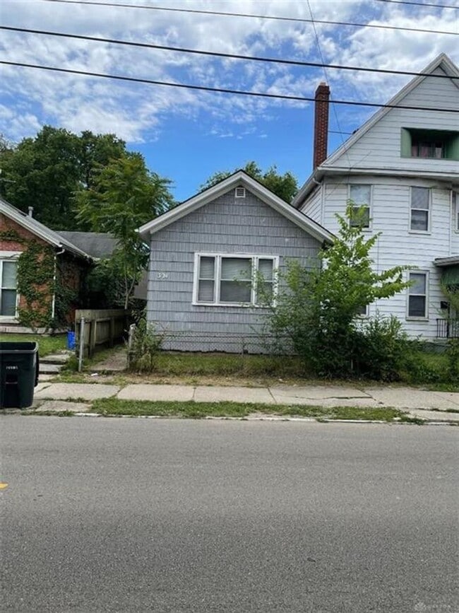 Building Photo - Nice 2 bed/1 bath, Central Air conditionin...