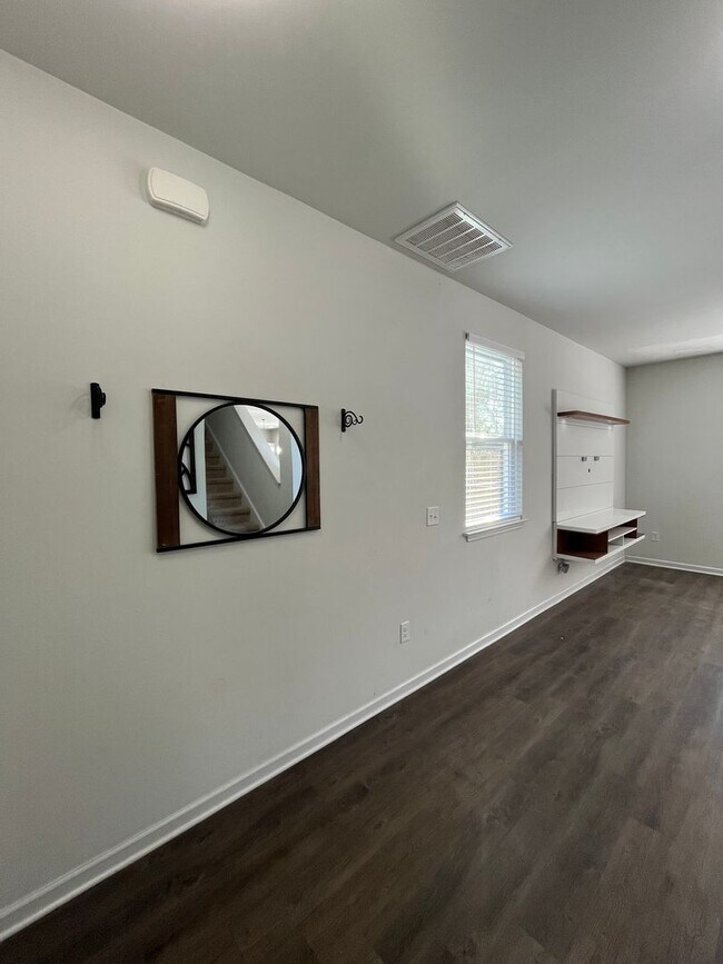 Building Photo - 751 Stradleigh Ct