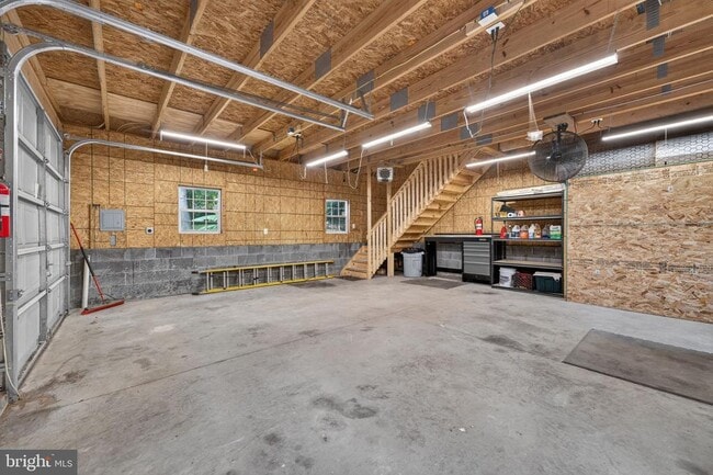 Building Photo - 6443 Walters Woods Dr