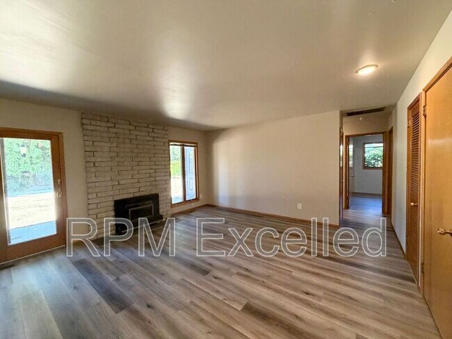 Building Photo - 30827 21st Ave SW