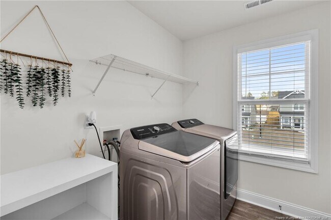 Building Photo - 173 London Dr