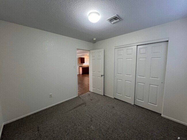 Building Photo - 10331 Monsoon Ave