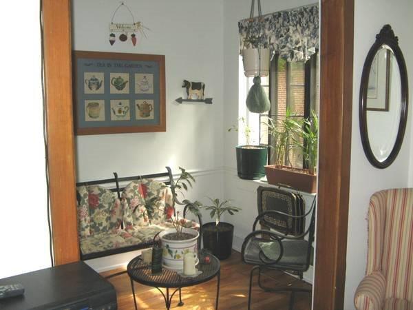 Breakfast Nook - 1212 Delaware Ave