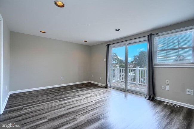 Building Photo - 209 Bridge Dr