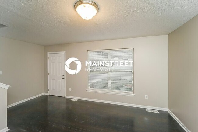 Building Photo - 4 Bedroom Pet-Friendly Home in Louisville, KY with Main Street Renewal
