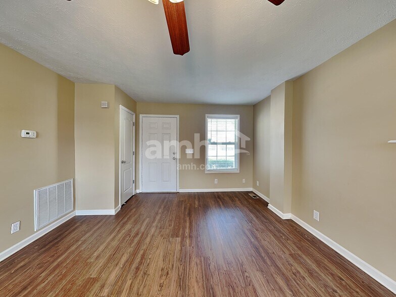 Building Photo - 2740 N Whitfield Rd