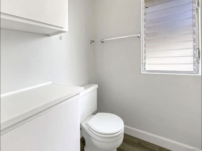 Building Photo - 5989 Chaumont Dr