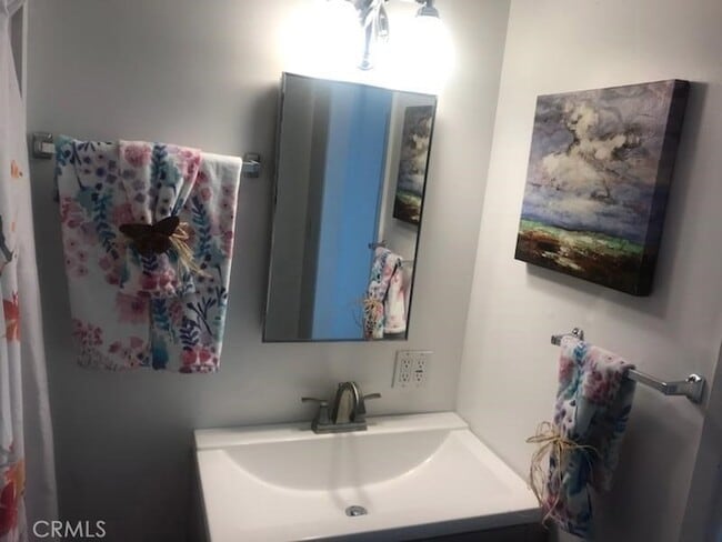 Building Photo - 312 S Puente St