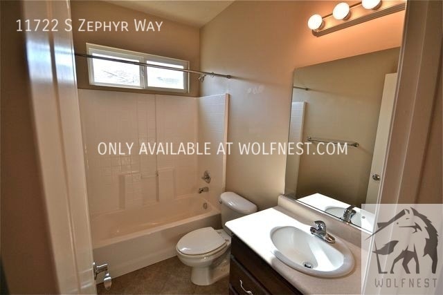 Building Photo - No Security Deposit Option! Amazing 3 Bedr...