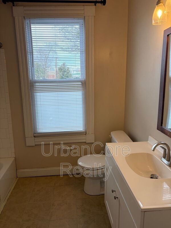 Building Photo - 410 N 32nd St