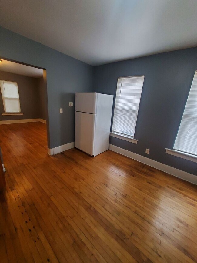 Interior Photo - 3368-3374 N Booth St 6 unit