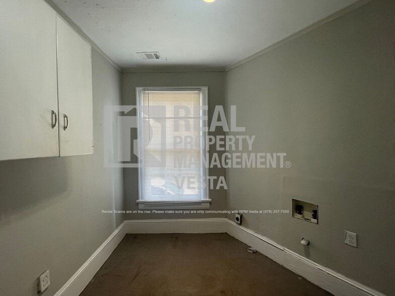 Building Photo - 2409 Beech Ave