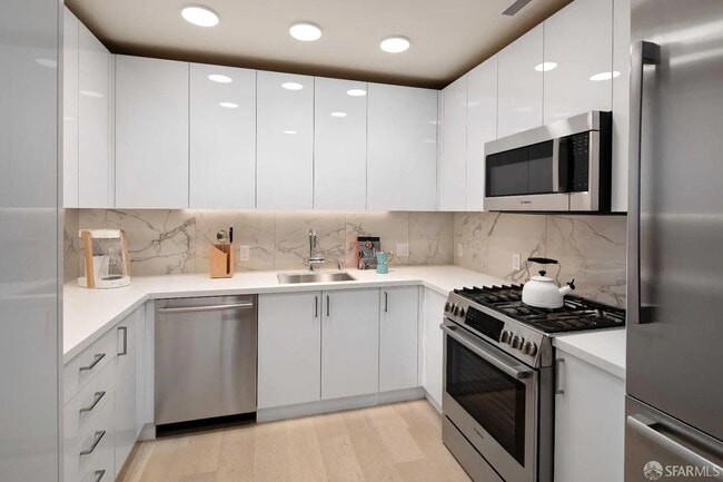 Building Photo - 588 Minna St