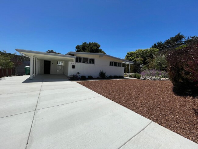 Primary Photo - 830 Avalon Pl