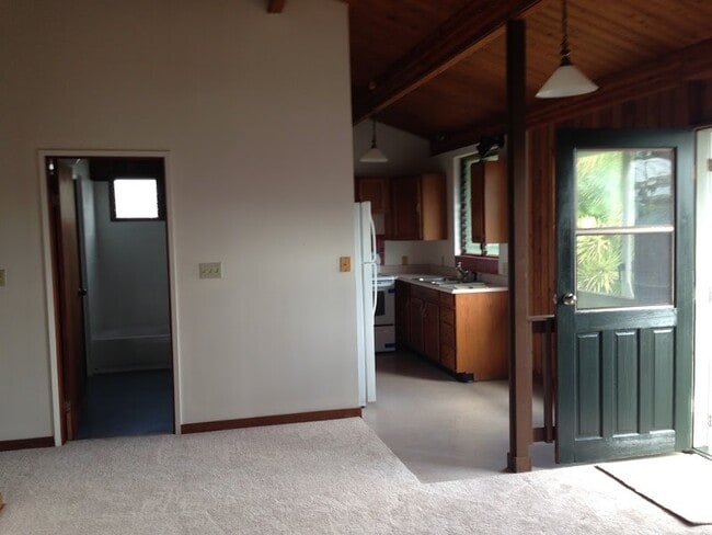 Building Photo - 2 BEDROOM, 1 BATHROOM COTTAGE IN KAILUA