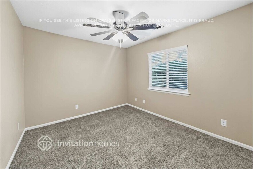 Building Photo - 838 Willow Dr