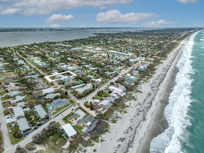 Building Photo - 212 3rd Ave