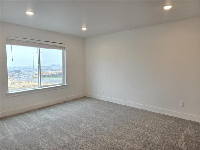 Building Photo - $1500 OFF THE 1ST MONTHS RENT, this unit only! BE THE 1ST TO MOVE INTO THIS BRAND NEW TOWNHOME!