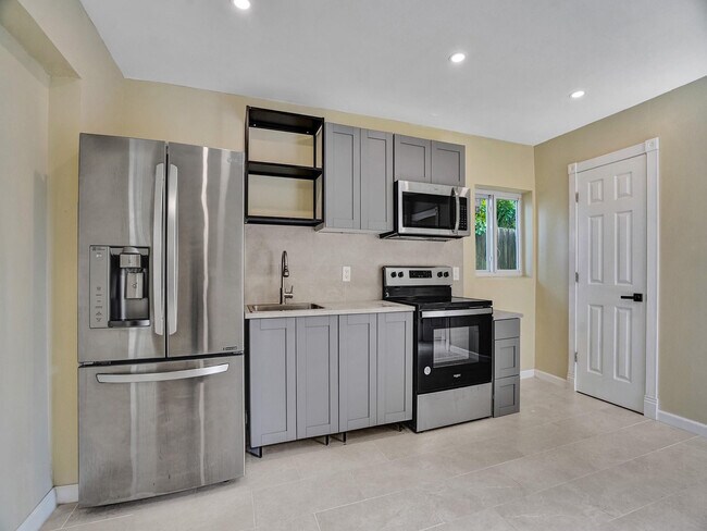 Building Photo - 2442 Garfield St