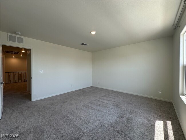 Building Photo - 6988 Sylmar Ave