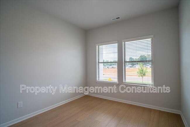 Building Photo - 22821 Dashwood Ln